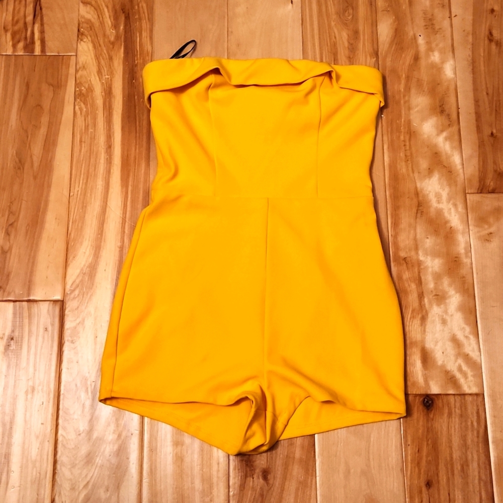 Cute Yellow F21 Strapless shorts Romper!